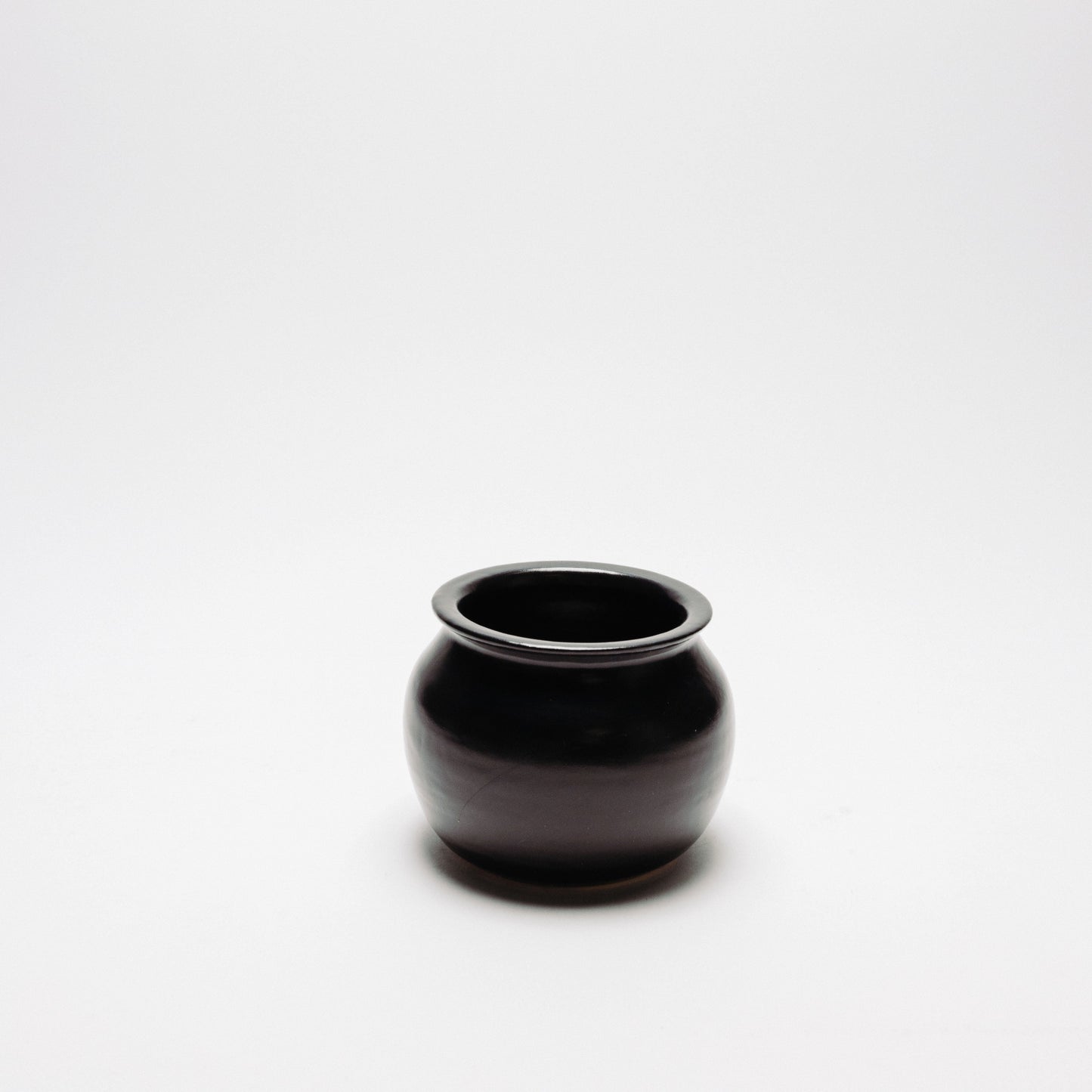 black matte vase small